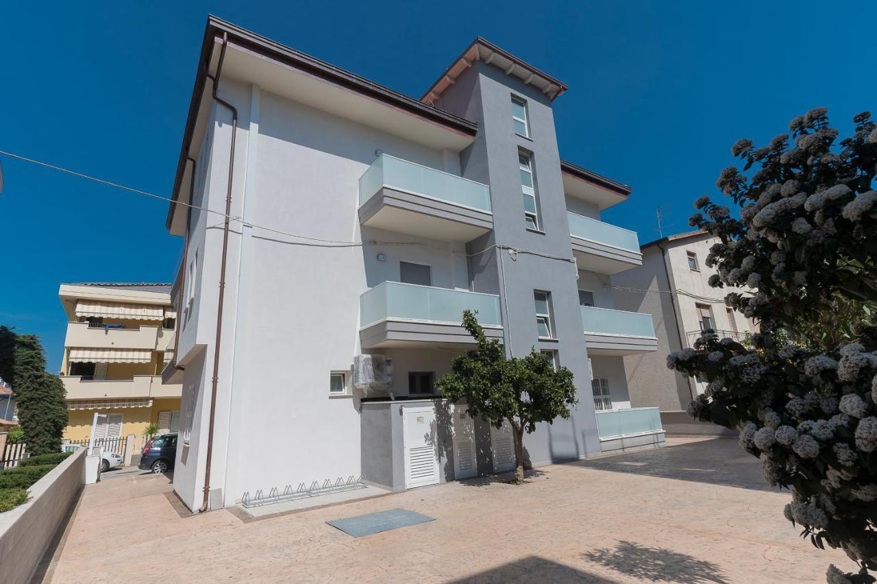 Pineta Del Mare Bed & Breakfast Alba Adriatica Exterior foto