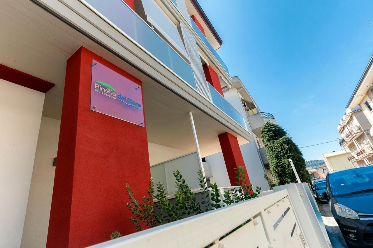 Pineta Del Mare Bed & Breakfast Alba Adriatica Exterior foto
